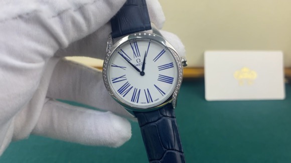 Omega 皇家 欧米茄镶钻女蝶飞39mm