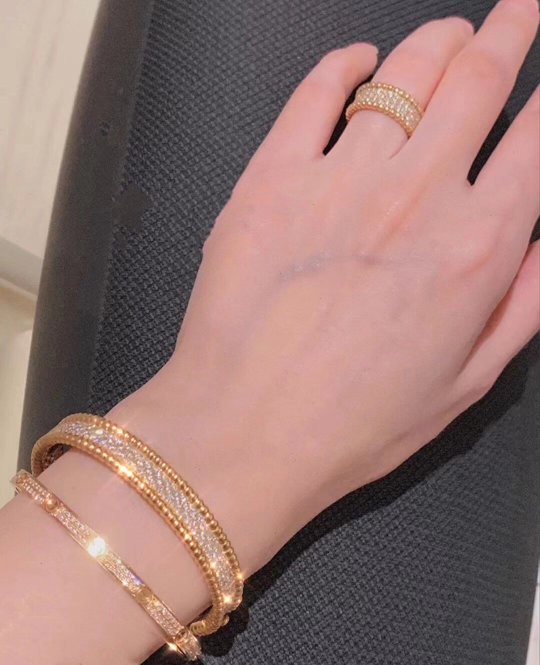 Van Cleef & Arpels 推荐了无数次的Vca珠边手镯&戒指 美的不可方物