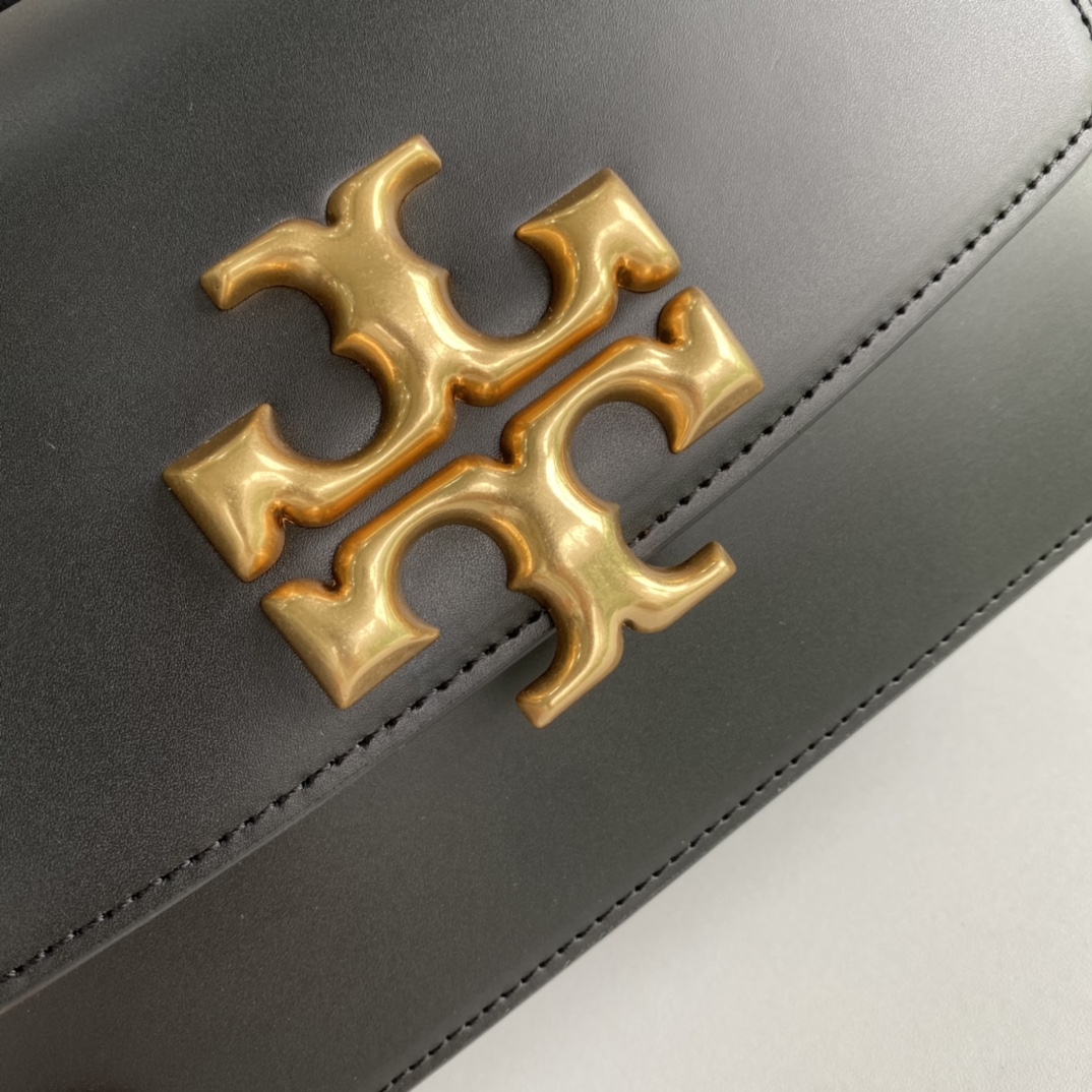 Tory Burch ～TB新款box豆腐包。大号 牛皮，肩带可拆卸 简洁包身，优雅随性 尺寸：23.5*10*7