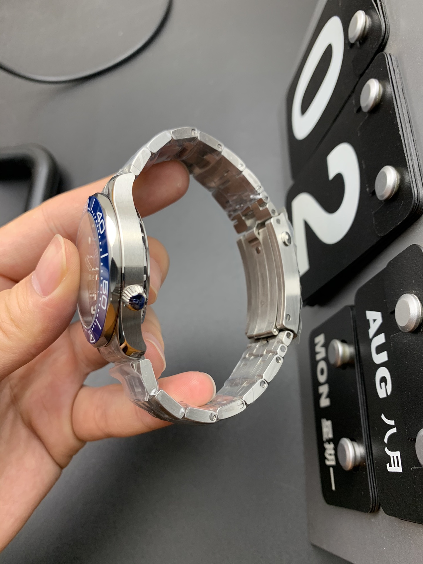 Omega 蓝海马300