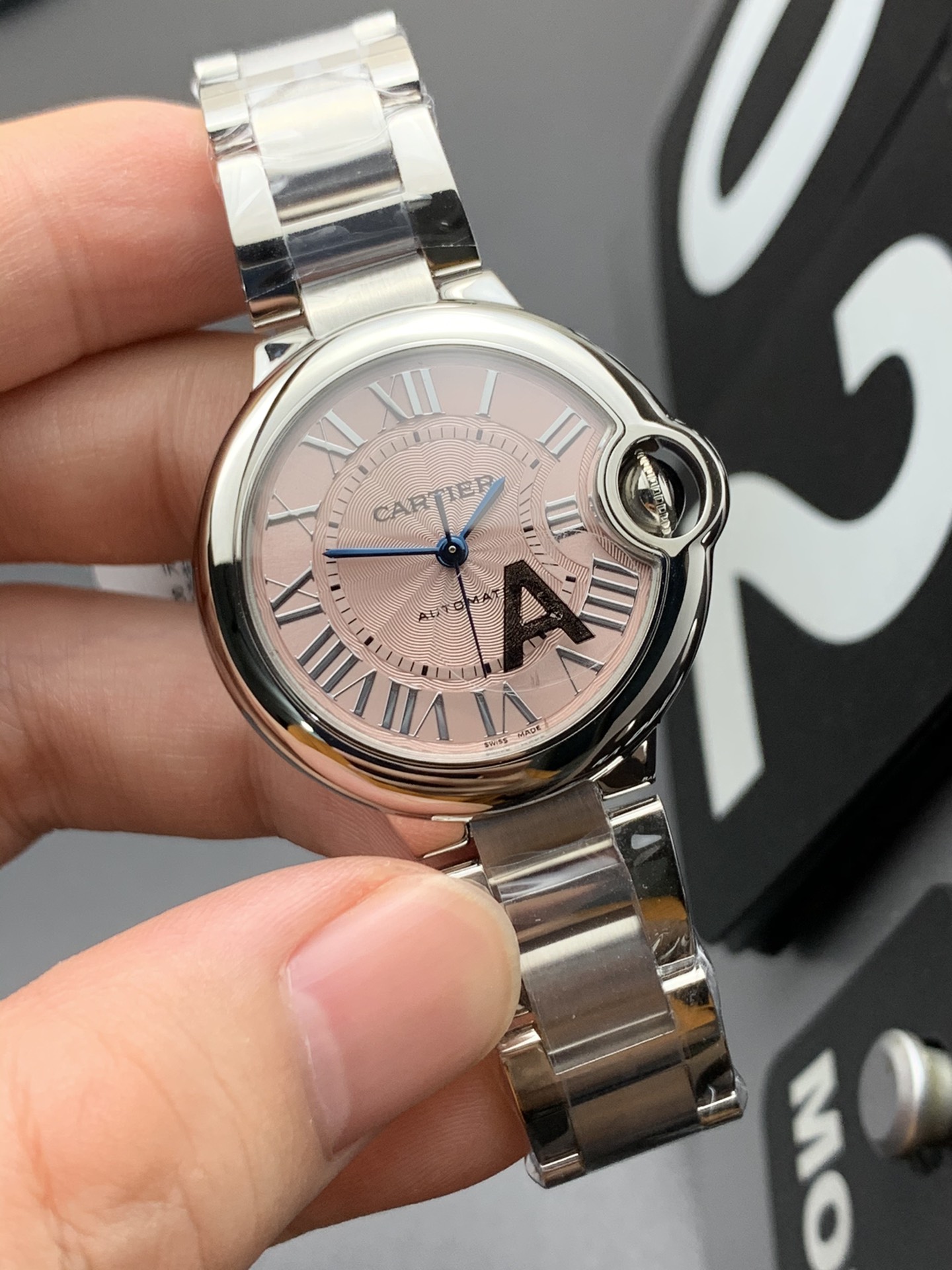 Cartier V6 33机械粉气球