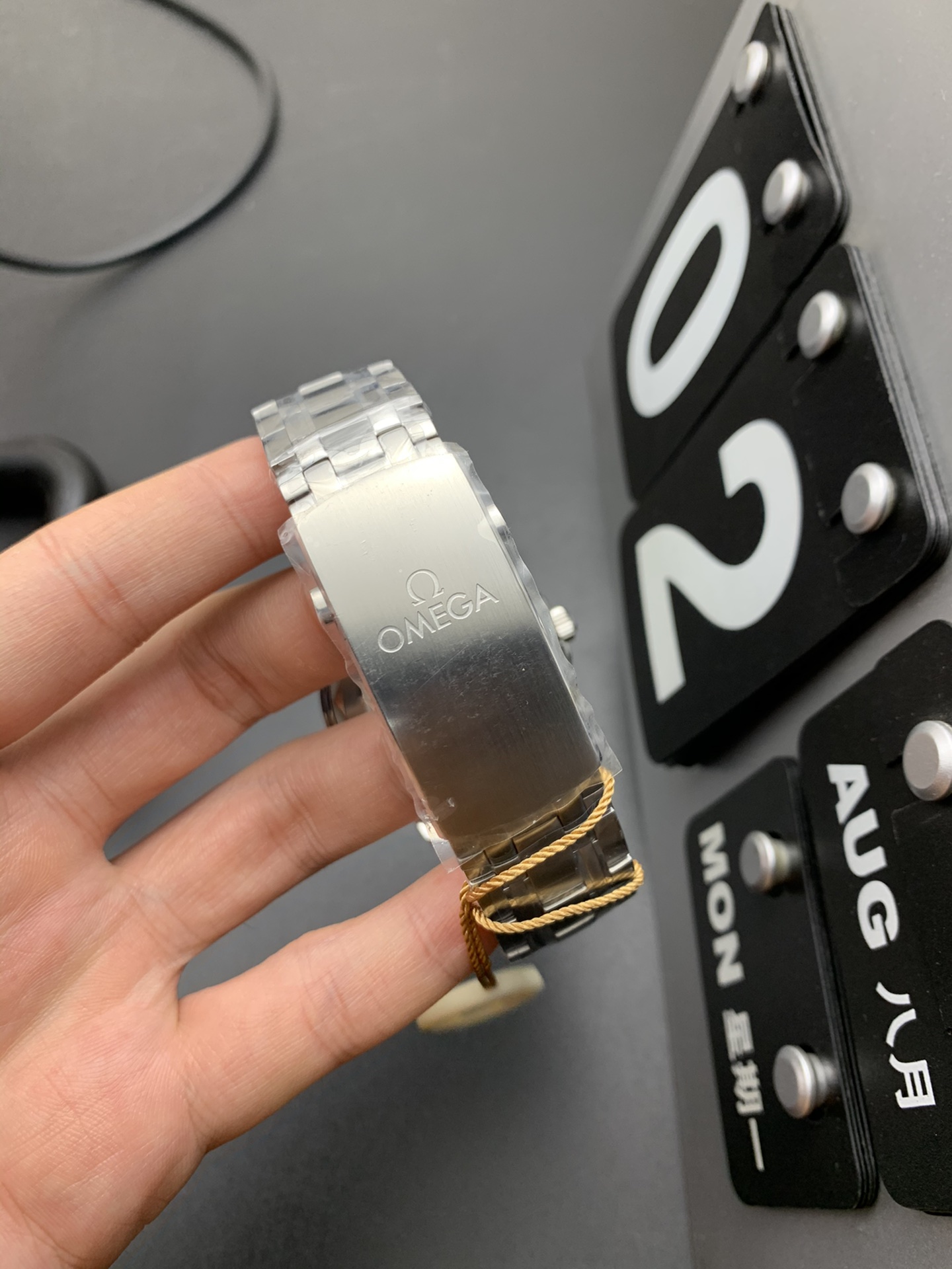 Omega 蓝灰海马300