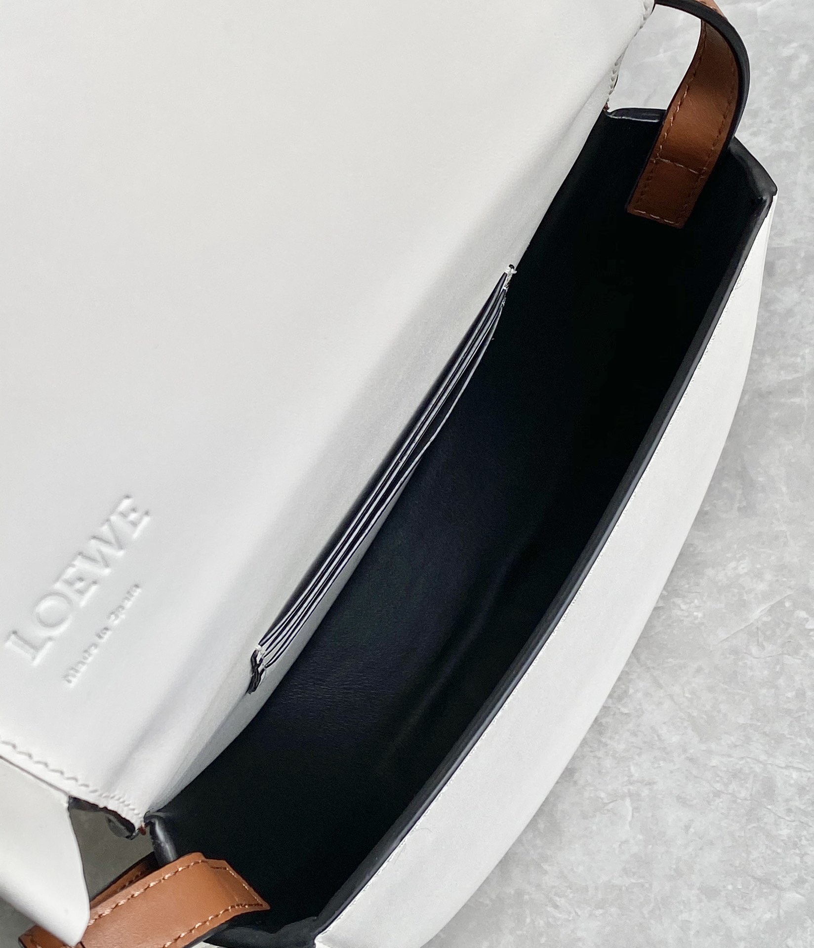 LOEWE罗意威 Heel duo系列单肩包 0508白/棕