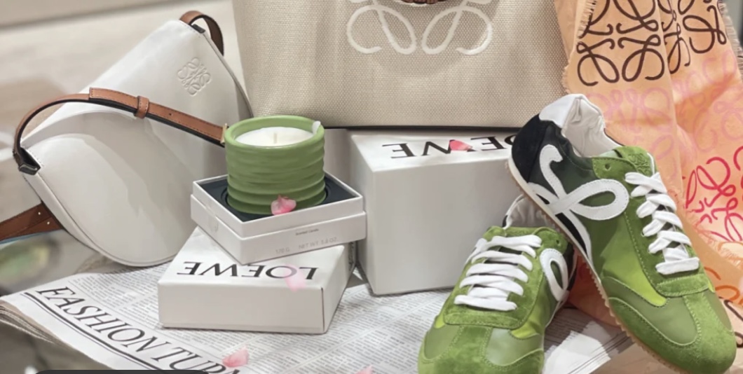 LOEWE罗意威 Heel duo系列单肩包 0508白/棕