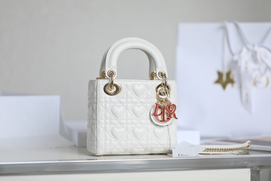 Dior Lady Online
 Bags Handbags White Sheepskin Chains