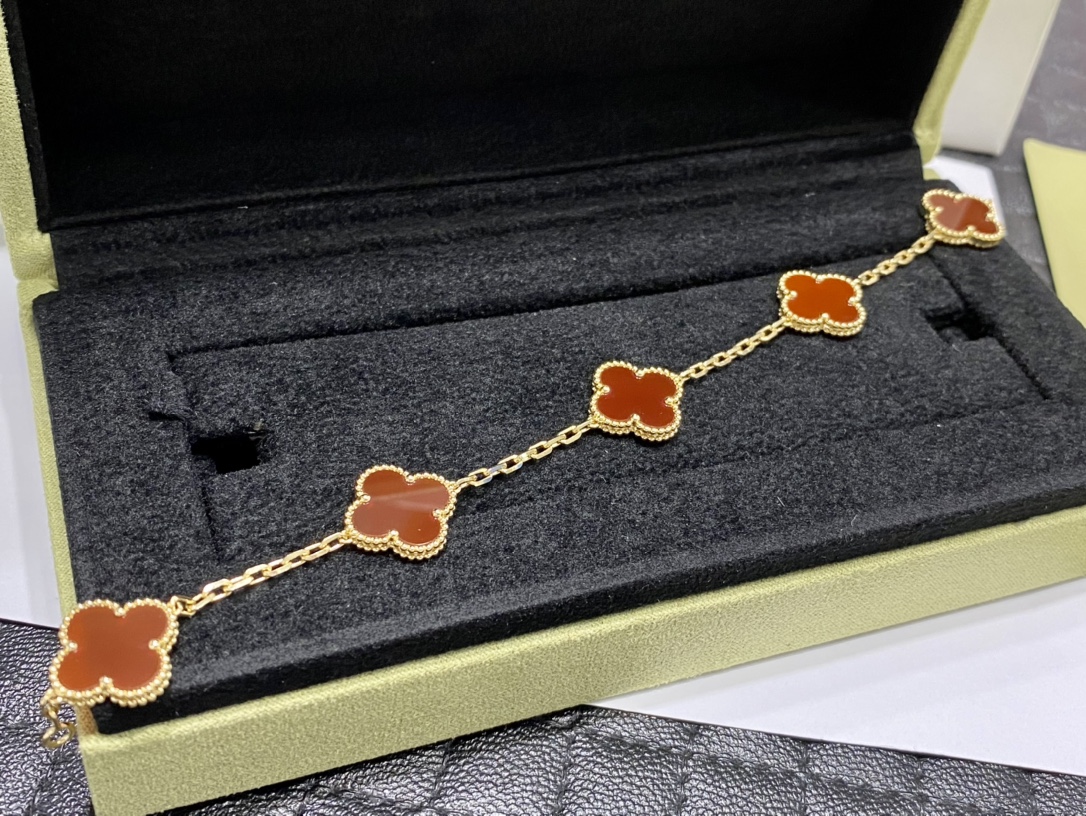 NO:103438,vc@a Four-leaf clover red agate five-flower bracelet, Vca bracelet, bracelet19860909vc@a四叶草红玛瑙五花手链,Vca手链,bracelet,Jewelry