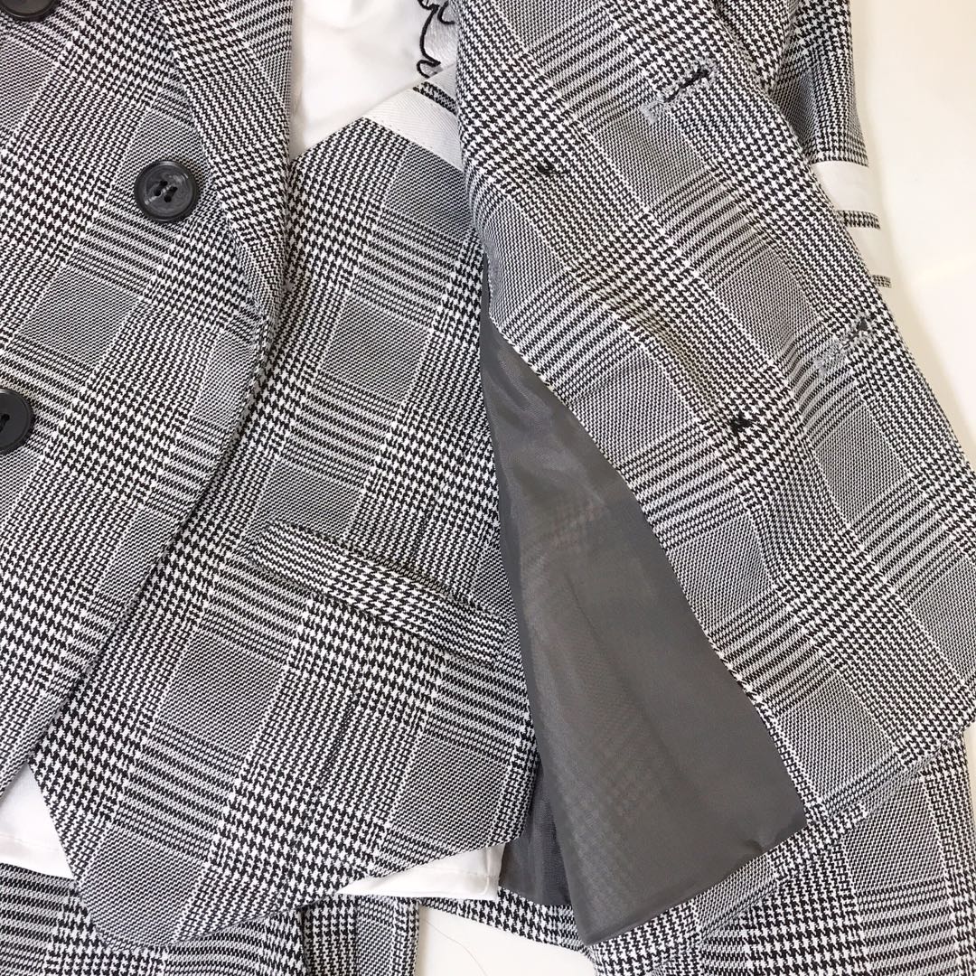 High-Quality Children’s Wear: 4 Sets of Suits and Vests in Various Sizes - 图片 8