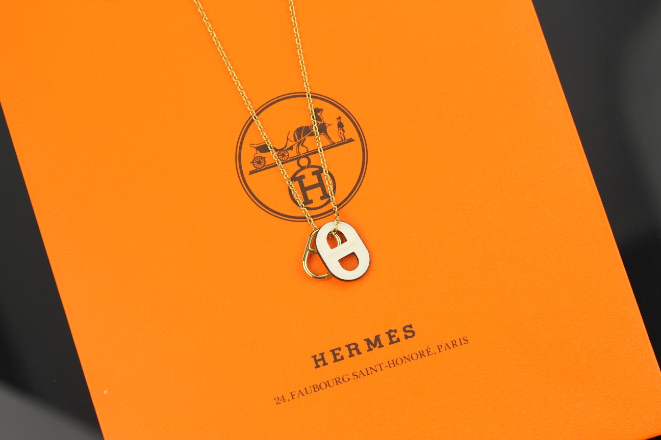 Hermes Jewelry Necklaces & Pendants White Fashion
