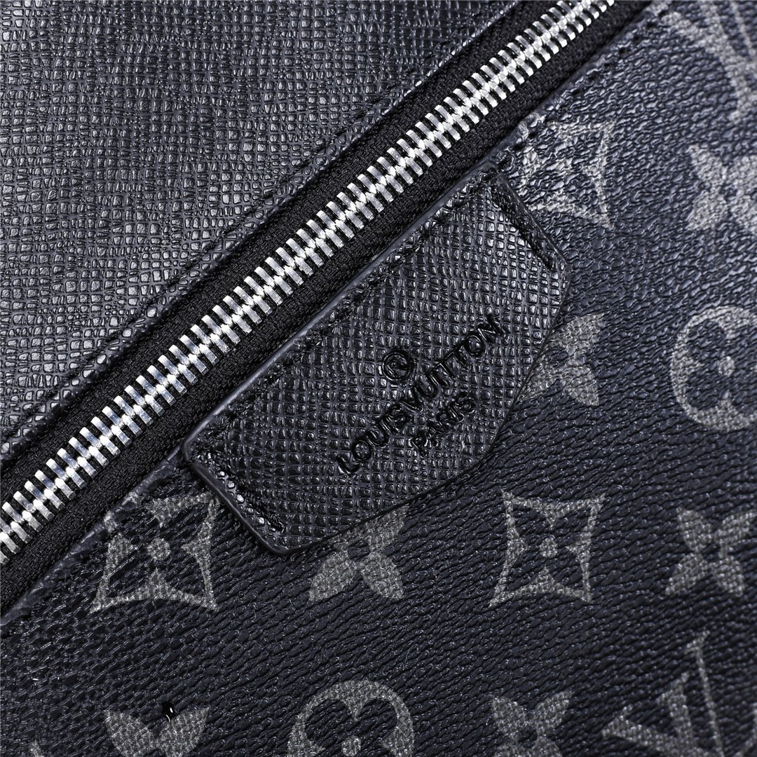 360 LouisVuitton 路易威登 双肩包 Monogram帆布裁制而成