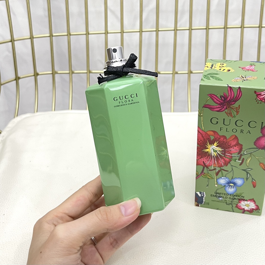Gucci Flora Emerald Gardenia Eau de Toilette - Floral Fragrance for Women 5 i1627969466 3620 4