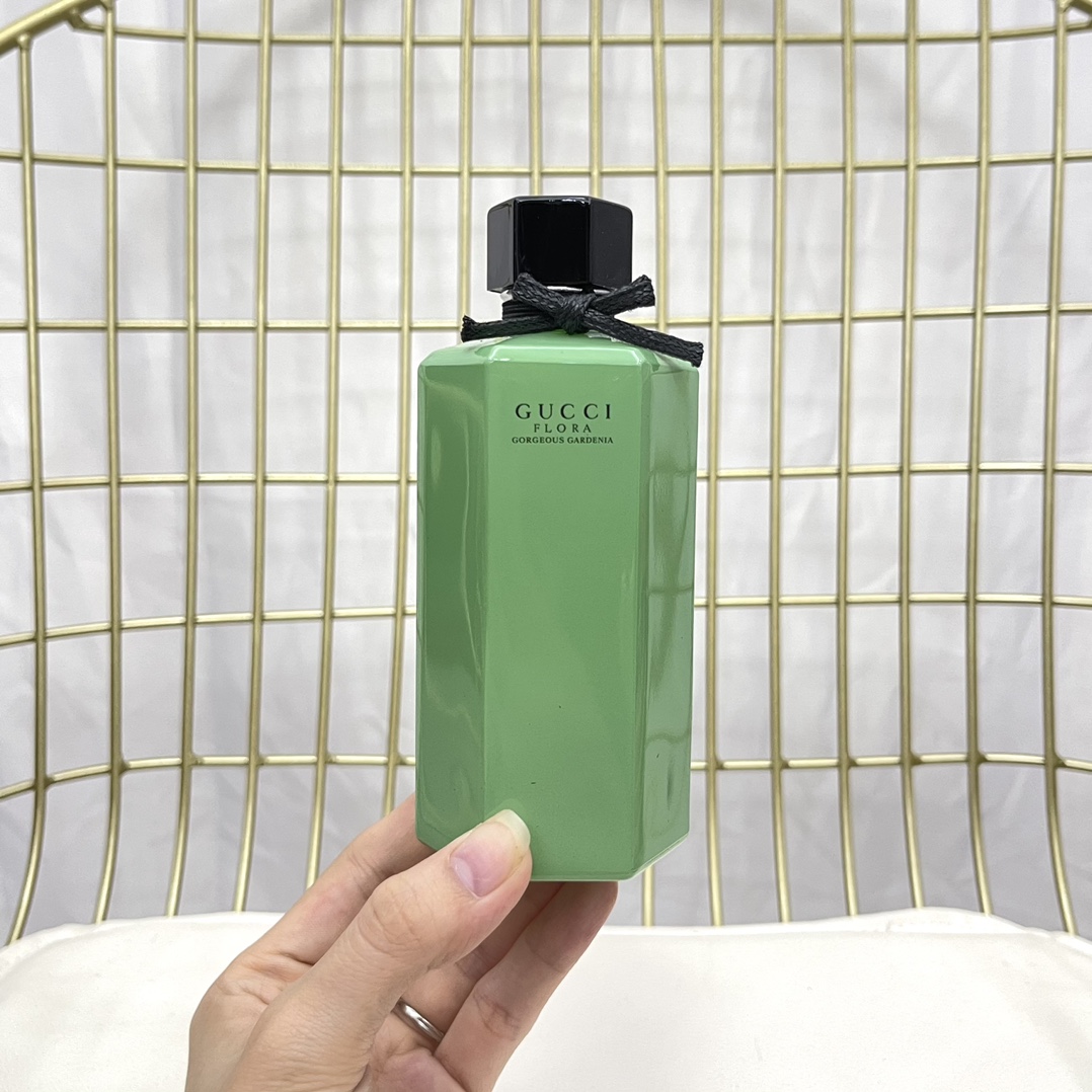 Gucci Flora Emerald Gardenia Eau de Toilette - Floral Fragrance for Women 3 i1627969466 7098 2