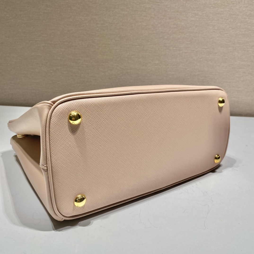 PRADA普拉达进口十字纹牛皮杀手包1BA863