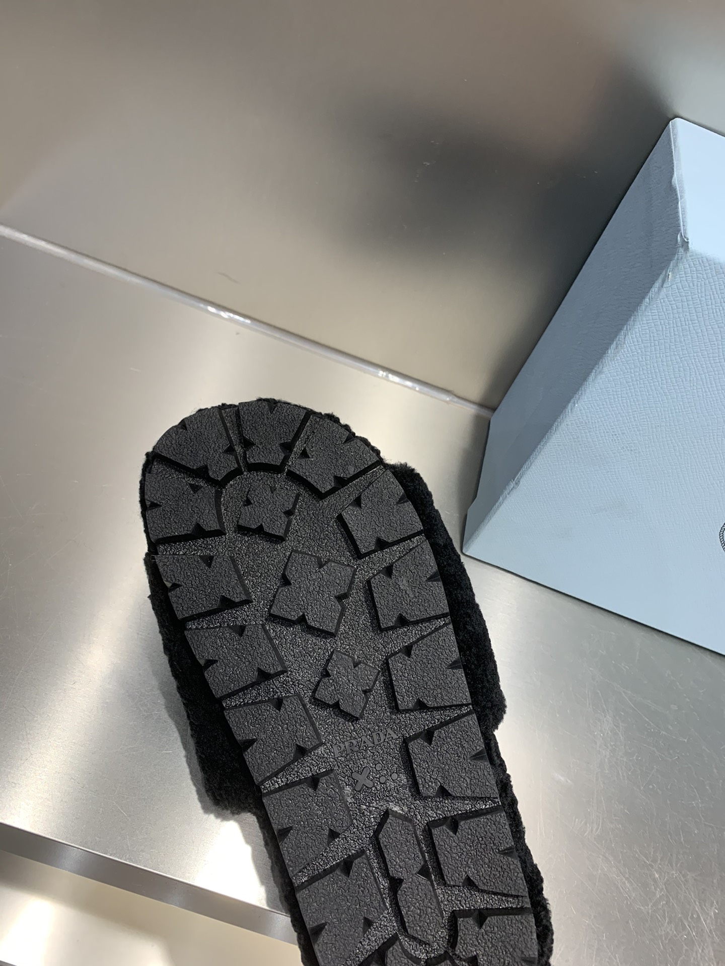 RAD*aw 秋冬新款毛拖今年的毛毛拖超货，不备上两双对不起自己🤓好玩好看好萌 正品复刻精致鞋面手工绣线