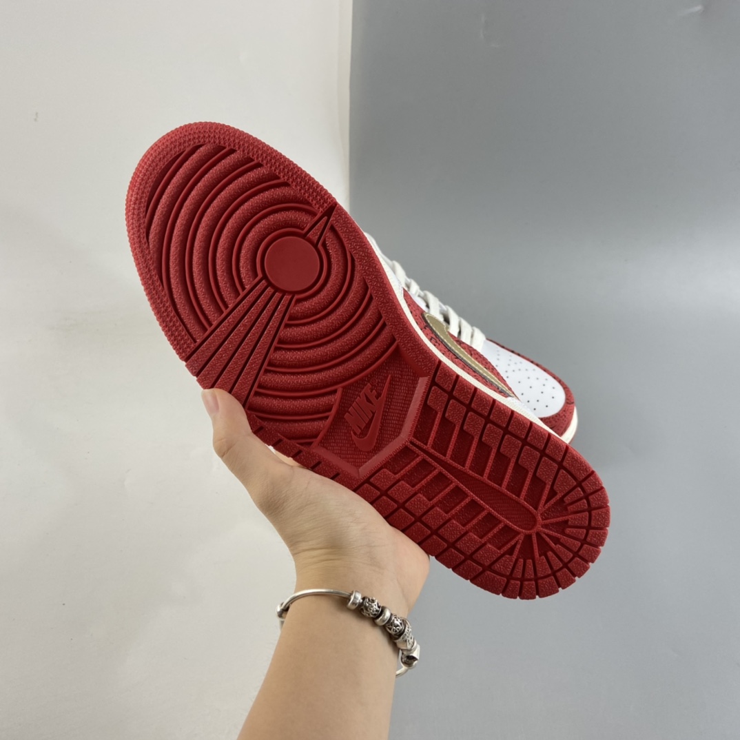 P240   Air Jordan 1 Low AJ1低帮时尚休闲板鞋 DJ5185-100