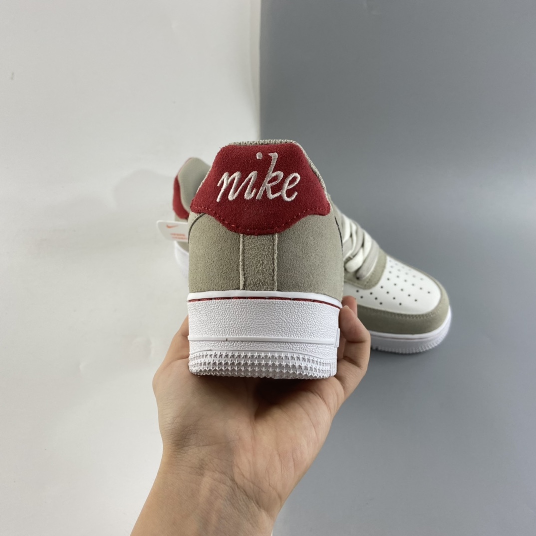 P200  NIKE Air Force 1’07 空军一号米白红金扣低帮休闲板鞋 DB3597-100
