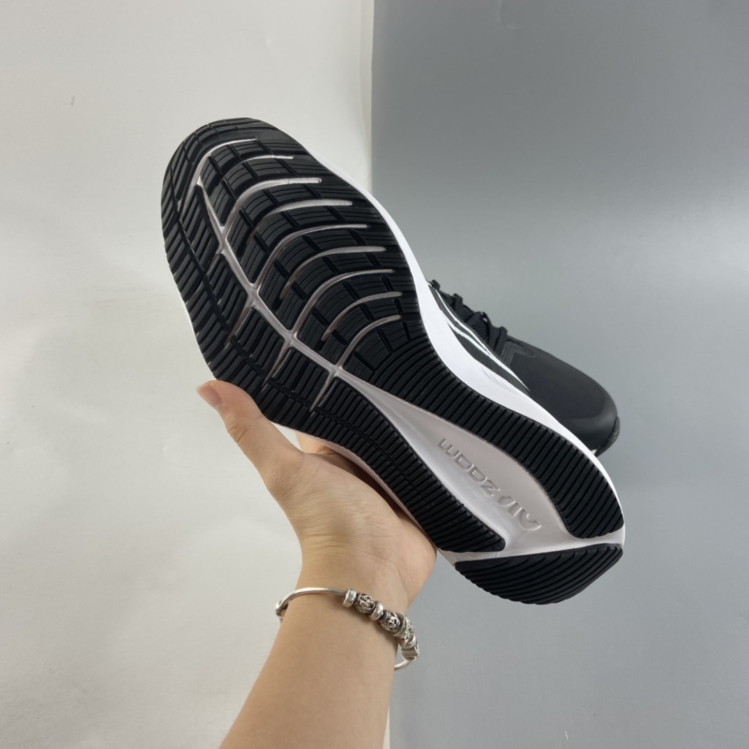 P220  NIKE ZOOM WINFLO 8 登月8 轻便缓震运动鞋跑步鞋 CW3419-006