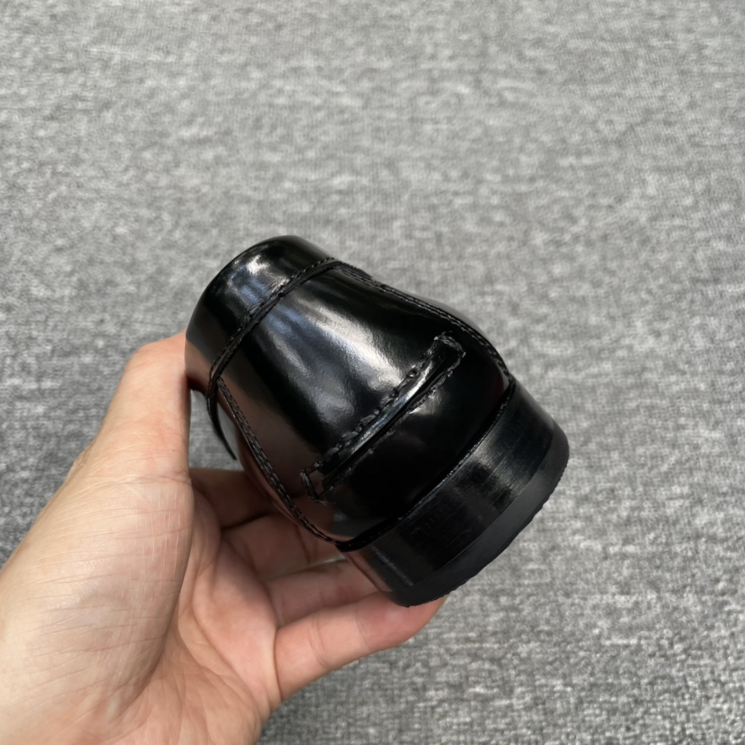 Salvatore Ferragamo Men's Black Leather Loafers with Metal Hardware Detail 9 i1628017577 1373 7