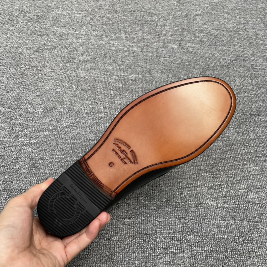 Salvatore Ferragamo Men's Black Leather Loafers with Metal Hardware Detail 10 i1628017577 2042 8