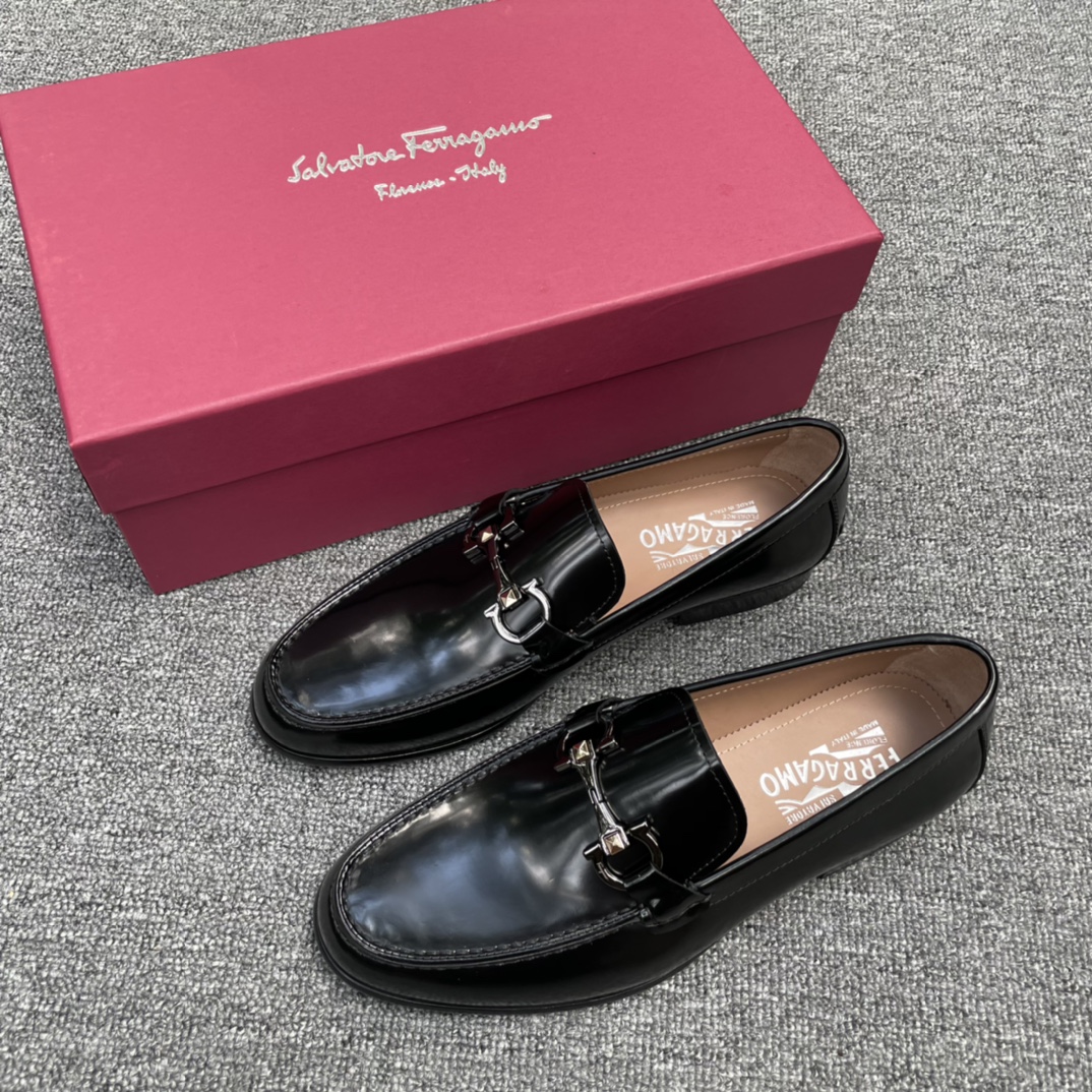 NO:275119,FS Ferragamo Craft Goodyear Hand-made Cold Sticky. Italian imported leather embryo, fetal cowhide leather (soft side beads) internal force dyed calf leather, delicate leather, gloss and transparent, full genuine leather leather, heel composite rubber backsheet hand-made solid line, comfortable and non-slip glue, all stainless steel hardware, every detail is exquisite, full set of original packaging, size 38/39/40/41/42/43/44/45,,ferragamo,cowhide19860909FS 菲拉格慕 工艺固特异手工冷粘.意大利进口皮胚 胎牛皮皮面（软面开边珠）内力本染小牛皮 皮质细腻 光泽透亮 全真皮皮层大底 后跟复合橡胶底片手工上实线 舒适防滑不开胶 全不锈钢五金 每一个细节都是精工细作 全套原包装 尺码38/39/40/41/42/43/44/45,,ferragamo,cowhide,Men's shoes