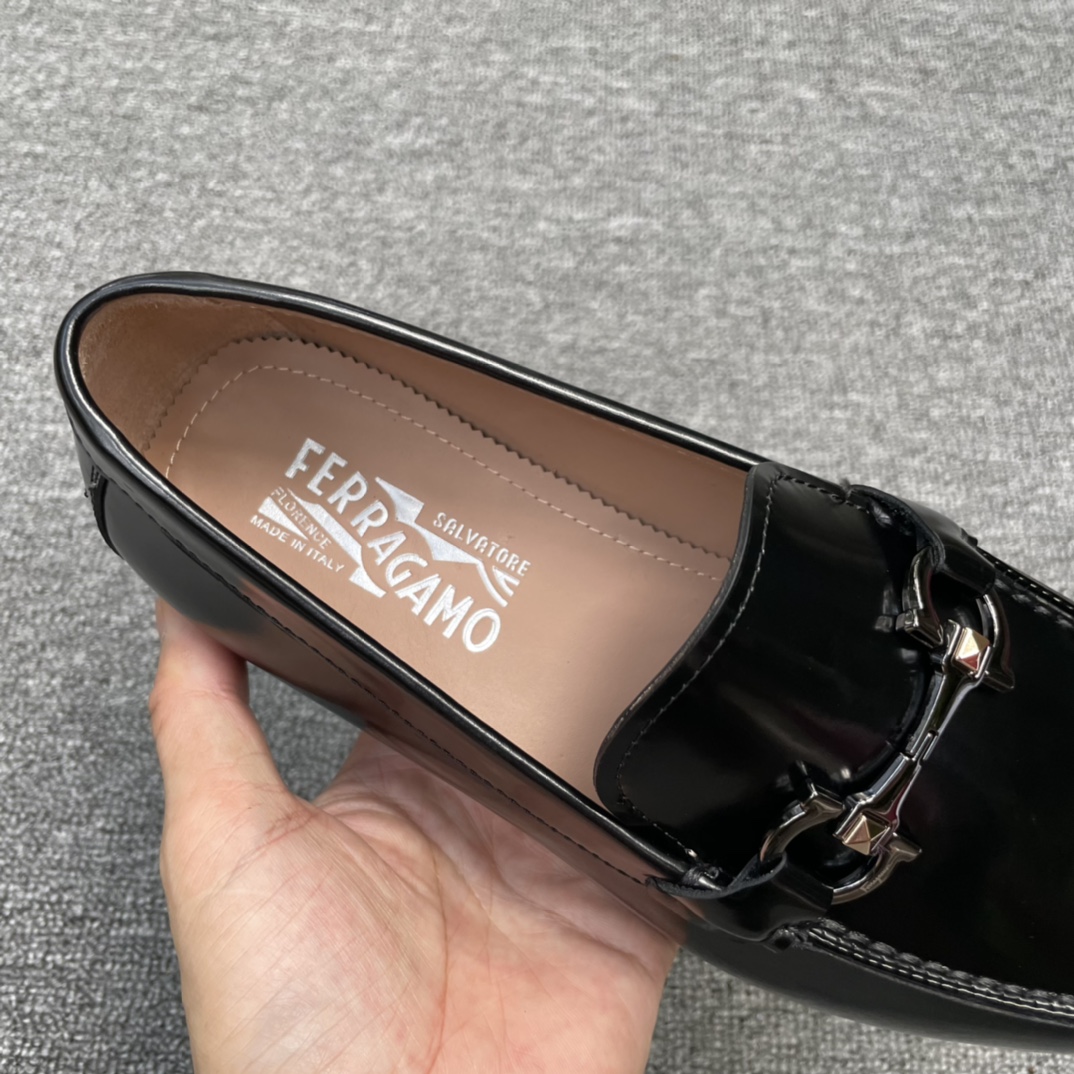 Salvatore Ferragamo Men's Black Leather Loafers with Metal Hardware Detail 7 i1628017577 5579 5