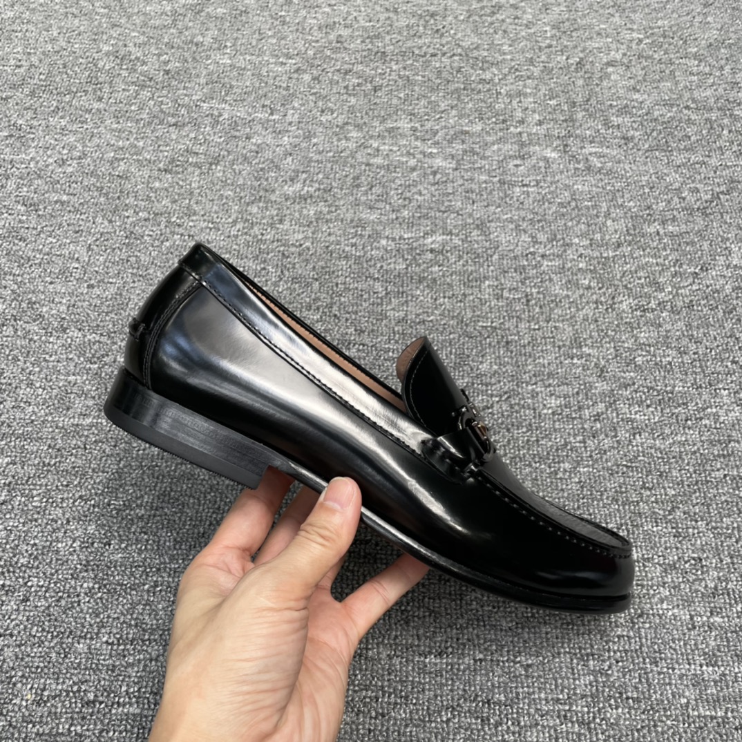 Salvatore Ferragamo Men's Black Leather Loafers with Metal Hardware Detail 6 i1628017577 9014 4