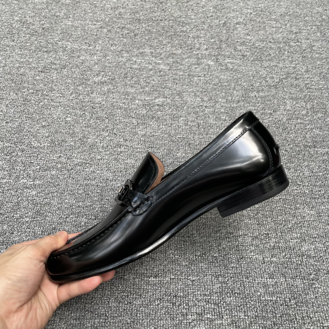 Salvatore Ferragamo Men's Black Leather Loafers with Metal Hardware Detail 8 i1628017577 9240 6