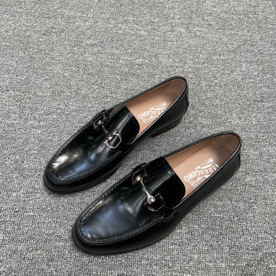 Salvatore Ferragamo Men's Black Leather Loafers with Metal Hardware Detail 3 i1628017577 9523 1