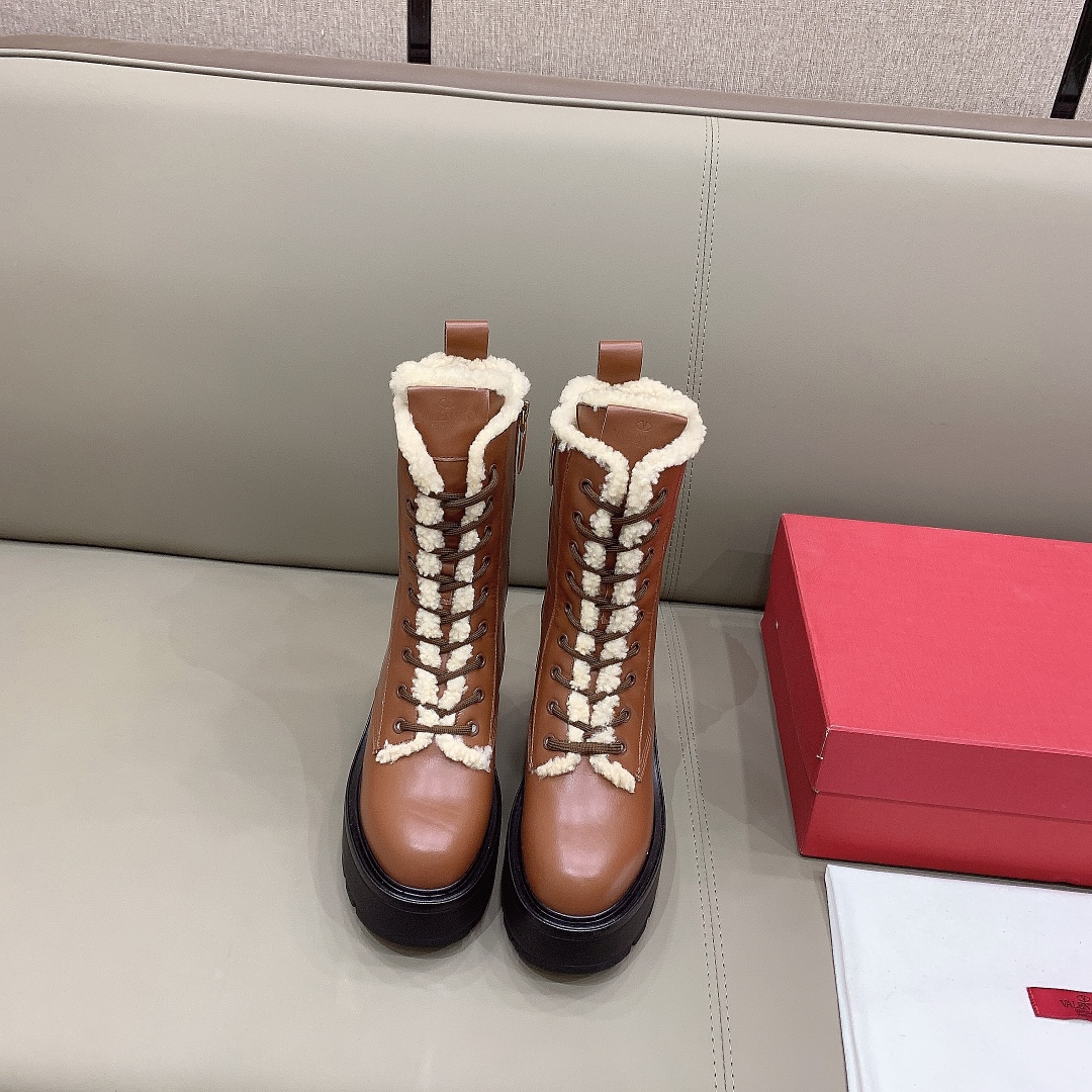 NO:485064,VALENTIN* newest wool warm motorcycle boots, original calfskin upper, imported Australian wool, original molded sole, size 35-39 (34 40 41 custom made), boots, valentino, boots, cowhide19860909VALENTIN*新款羊毛保暖机车短靴 鞋面原版小牛皮 内里垫脚进口澳洲羊毛 原版开模成型底 码数35-39（34 40 41定做）,靴子,valentino,boots,cowhide,Women's Shoes