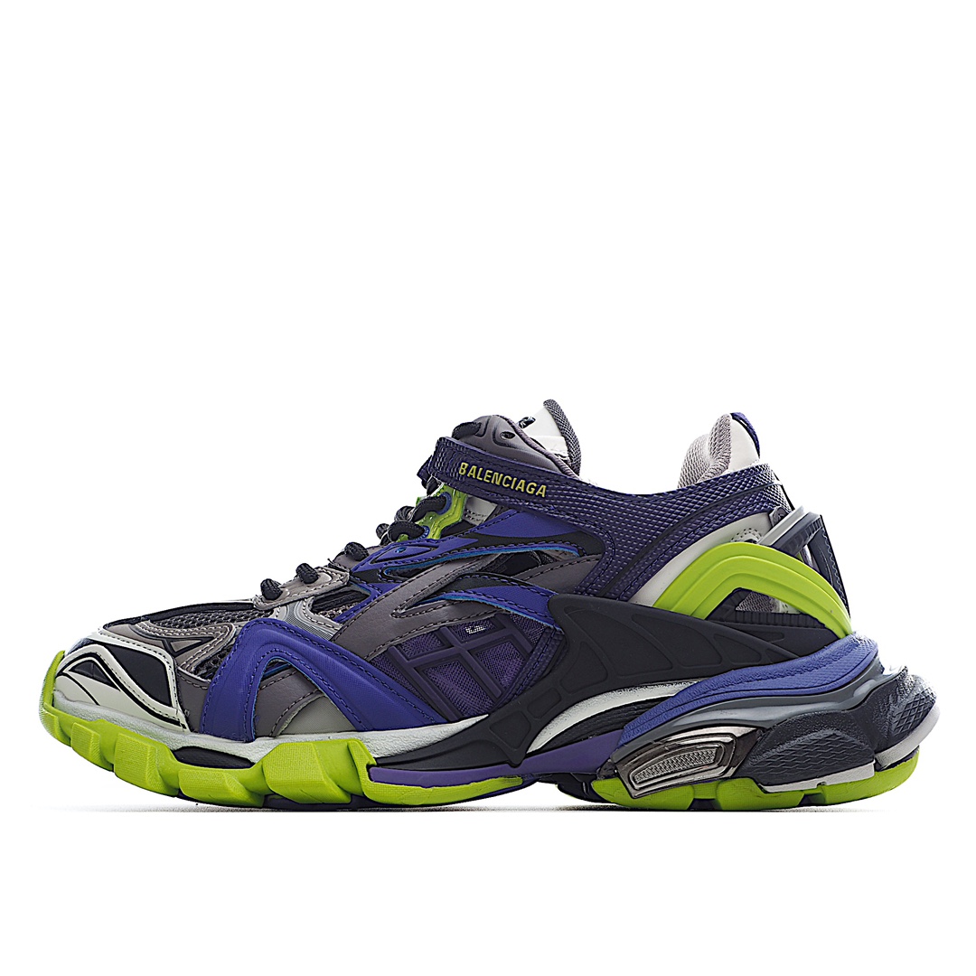 巴黎世家4.0新配色出货Balenciaga  Track 4.0巴黎世家四代增加全新设计 在延续 Track Trainer 户外轮廓和复杂鞋面结构的同时，新版本在后跟位置增加了透明带的部 Track.2，是对前代Track的升级。与前一代相比，Track.2 有着更为复杂的外观，鞋面由176个部件组成。原鞋购入时在开版方面耗时一个多月，里里外外已攻破任何细节部位，保证与专柜原鞋一摸一样，满足天猫 代购 韩国订单需求 无可挑剔。
