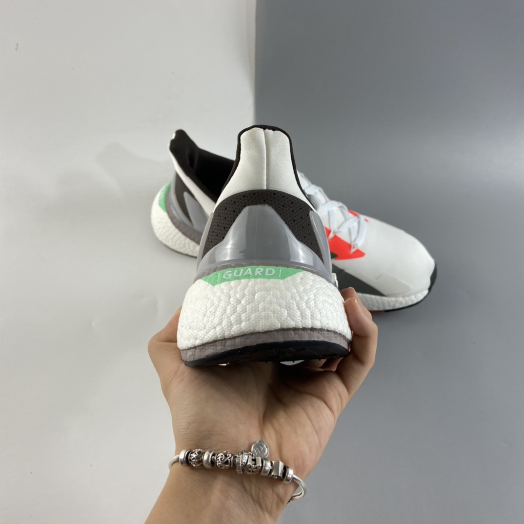P220   Ad X9000L4 Boost 全新机能风系列 Boost休闲缓震运动跑鞋 G54880