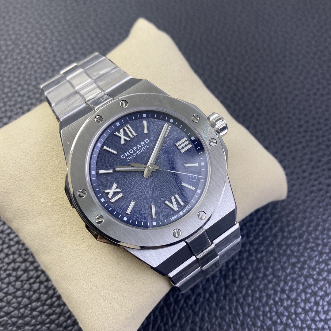 [Chopard Watches]The ALPINE EAGLE collection was personally designed by Karl F