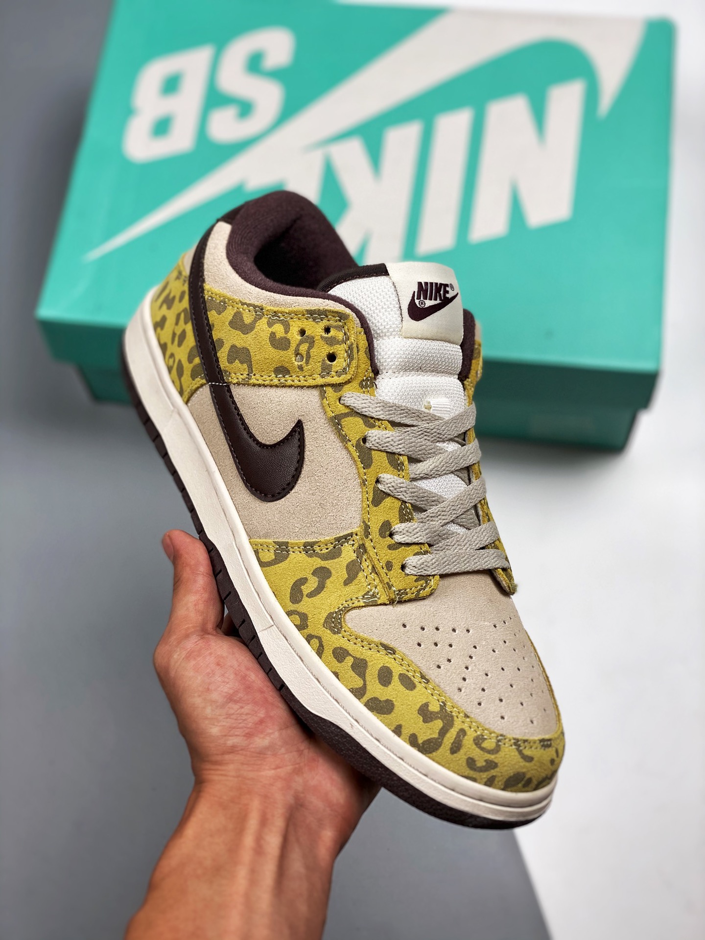 Nike Dunk Low PRM "Medium Curry" jaguar, zapatillas casuales de caña baja, con marco de piel de gamuza marrón, combinad…