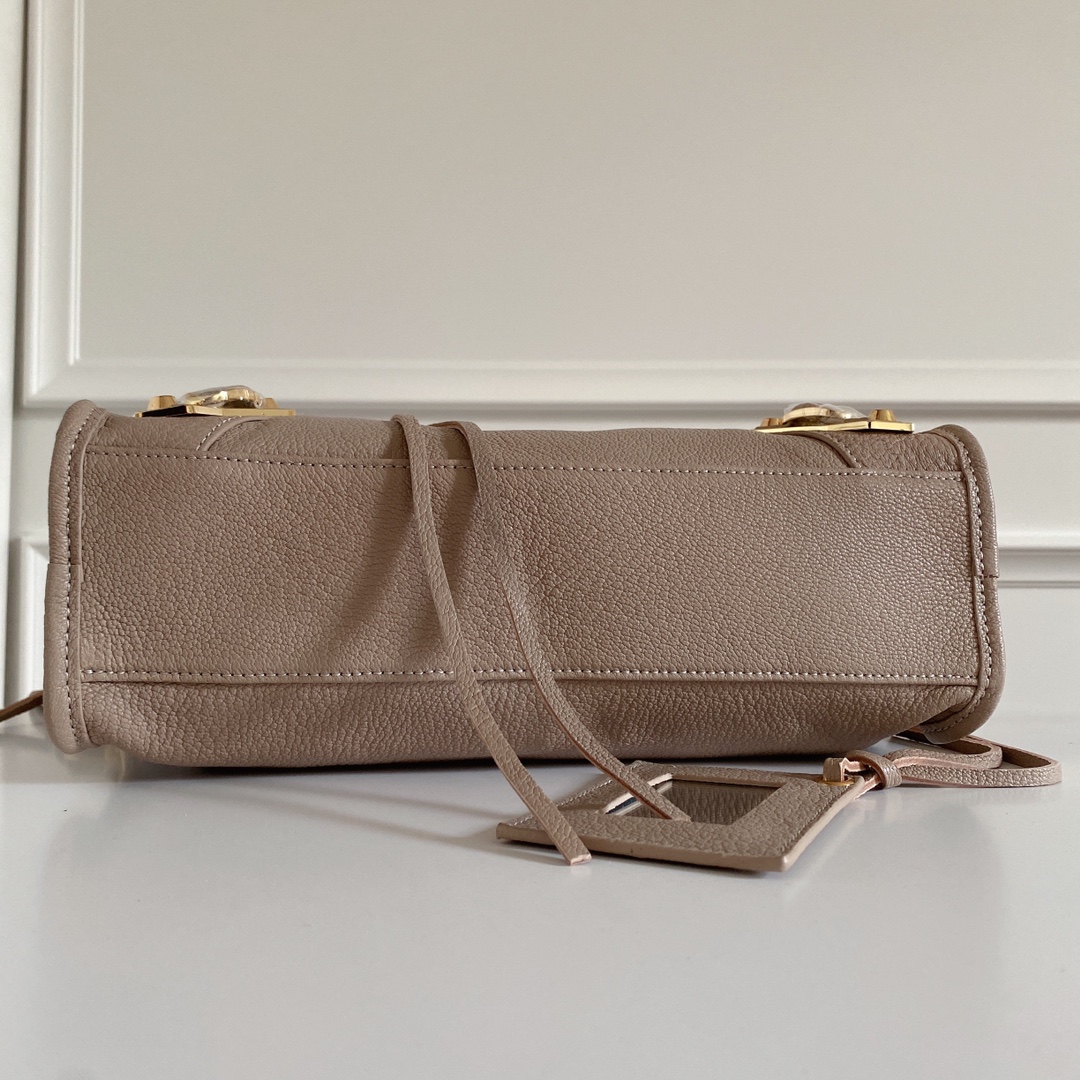 Balenciaga Le City Small Bag, Goat Leather, Gold Hardware, Adjustable Strap 7 i1628142515 37 5