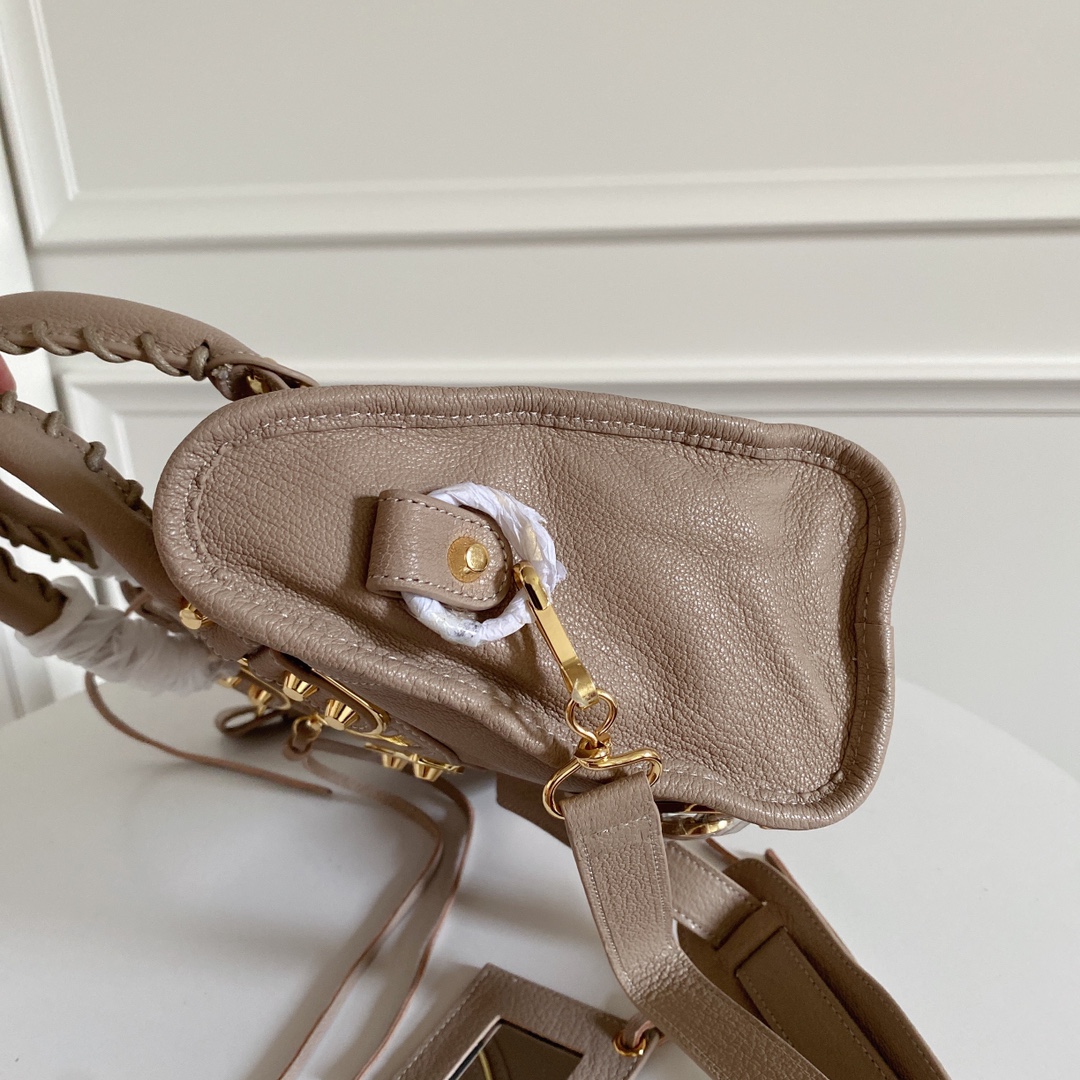 Balenciaga Le City Small Bag, Goat Leather, Gold Hardware, Adjustable Strap 6 i1628142515 468 4