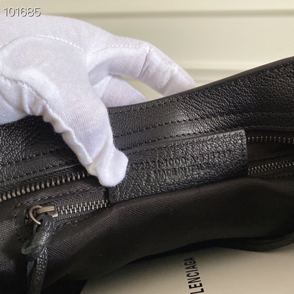 Balenciaga Le City Small Black Leather Handbag, 30cm, with Shoulder Strap 8 i1628143443 4886 7