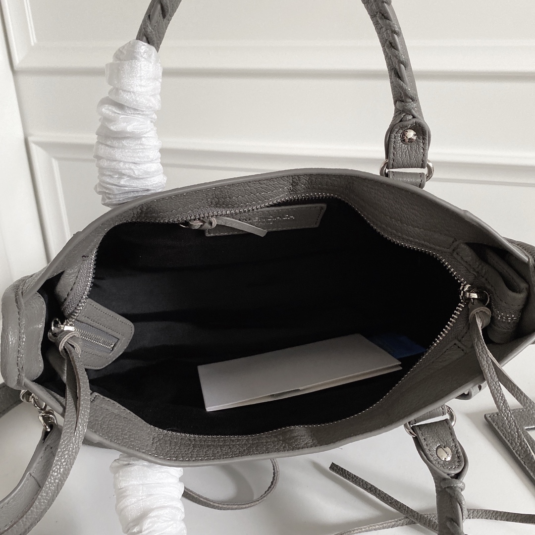 Balenciaga Le City Small Gray Handbag with Silver Studs,30 cm 8 i1628144782 3647 6