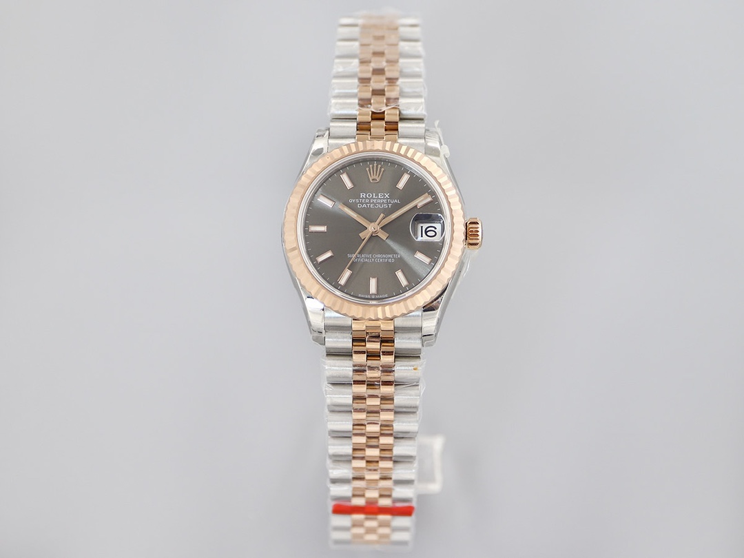 NO:714955,Rolex Oyster Perpetual Datejust 31 series 1. Equipped with Swiss imported movements, the quality is stable and reliable; 2. The same thickness as the original: 10.9mm, case diameter: 31mm; [Correction of other versions on the market, incorrect size and thickness, fake at first glance] 3. Sapphire mirror, calendar font matching original version; 4. One-piece middle case, screw-in bottom cover and winding crown;  5 Top-notch workmanship, each strap fits perfectly with the lugs, giving the wrist the highest comfort; every extreme detail is the sincerity of the factory's ingenuity!  !  ,,rolex19860909劳力士蚝式恒动日志型31系列 1搭配瑞士进口机芯,品质稳定可靠； 2与原装一致厚度10.9mm表径31mm；【修正市场其它版本不足,市场其它版本尺寸厚度不对,一眼假】 3蓝宝石表镜,日历字体对版原版； 4 一体成型中层表壳,旋入式底盖及上链表冠； 5顶级做工,每条表带与表耳完美契合,给予手腕最高的舒适度； 每个极致的细节都是工厂匠心开发的诚意！！,,rolex,Watch