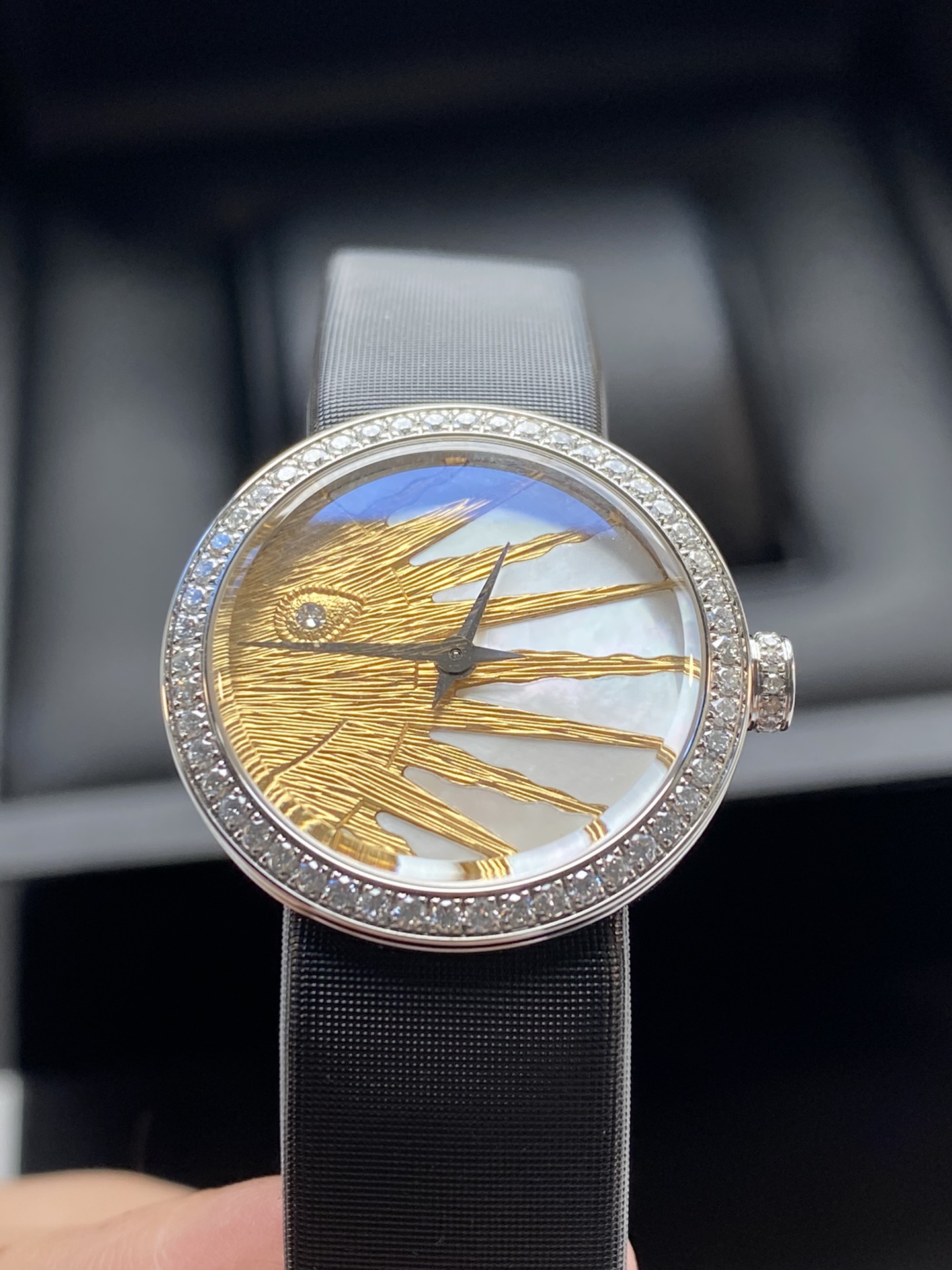 Часы Dior