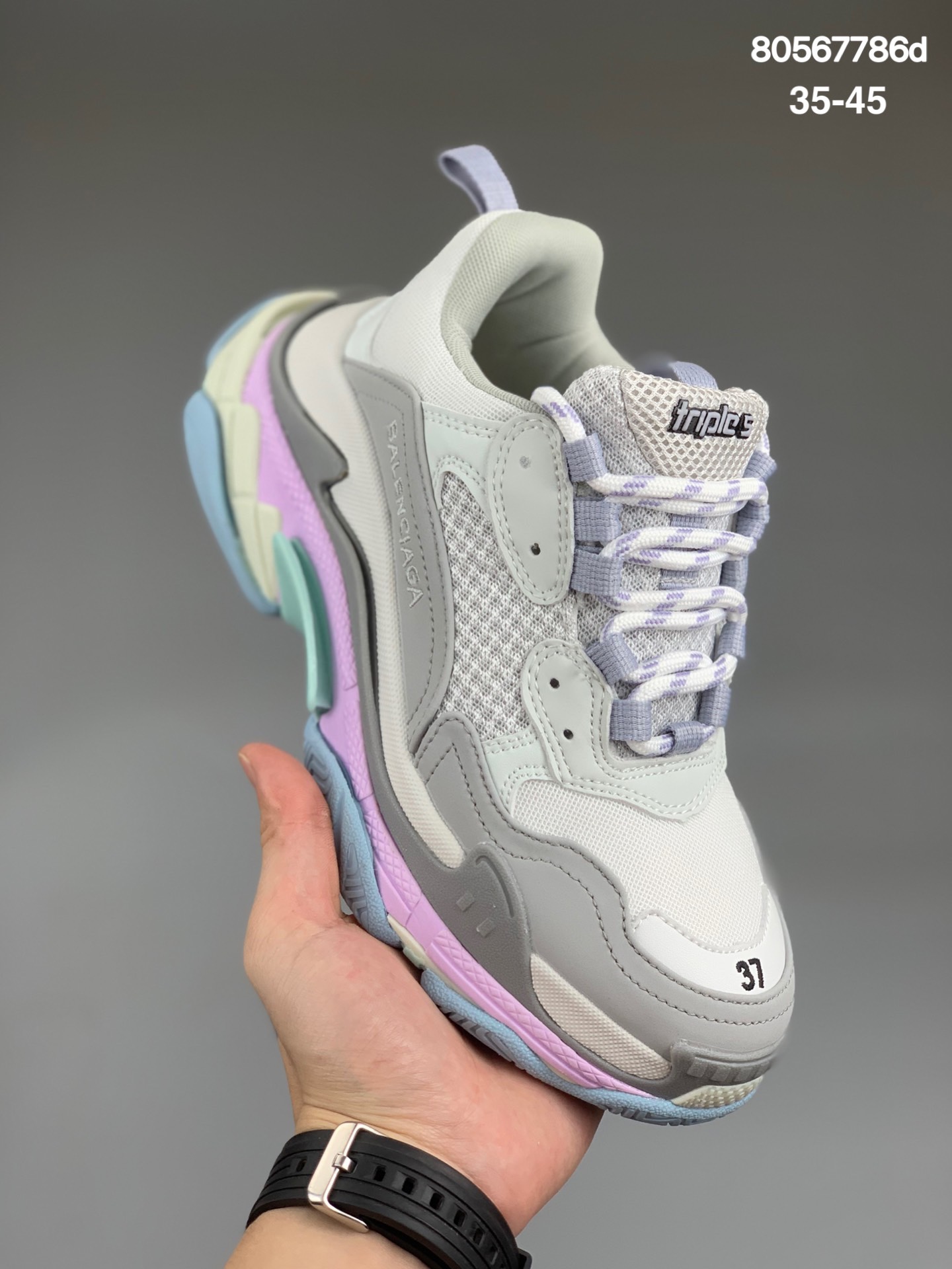 
Balenciaga 巴黎世家 Triple S Sneaker 复古老爹鞋 官方原配套鞋盒 鞋带 防尘纸配套齐全 尺码：35 36 37 38 39 40 41 42 43 44 45 
编号：80567786d