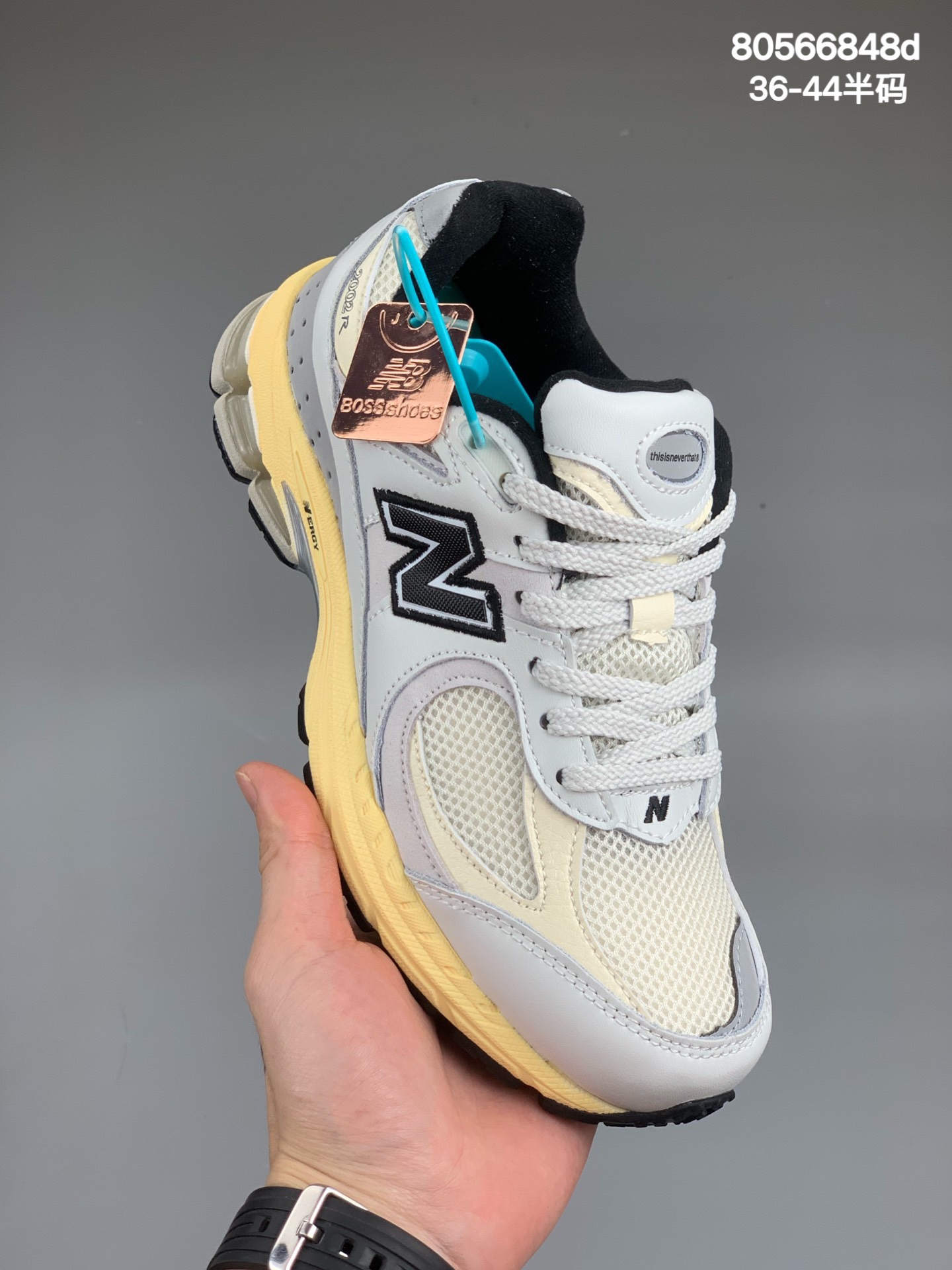 
 男女鞋真标半码制#New Balance WL2002 复古休闲跑步鞋 ML2002RC#最新出的2002R系列，鞋款延续了经典科技，升级版N-ERGY缓震物料机能与材质 上脚太舒适了，鞋面的柔软麂皮搭配尼龙网布，特别透气而且还复古感，不管是搭配牛仔裤还工装裤都是百搭！
尺码:36-44半码
编码:80566848d