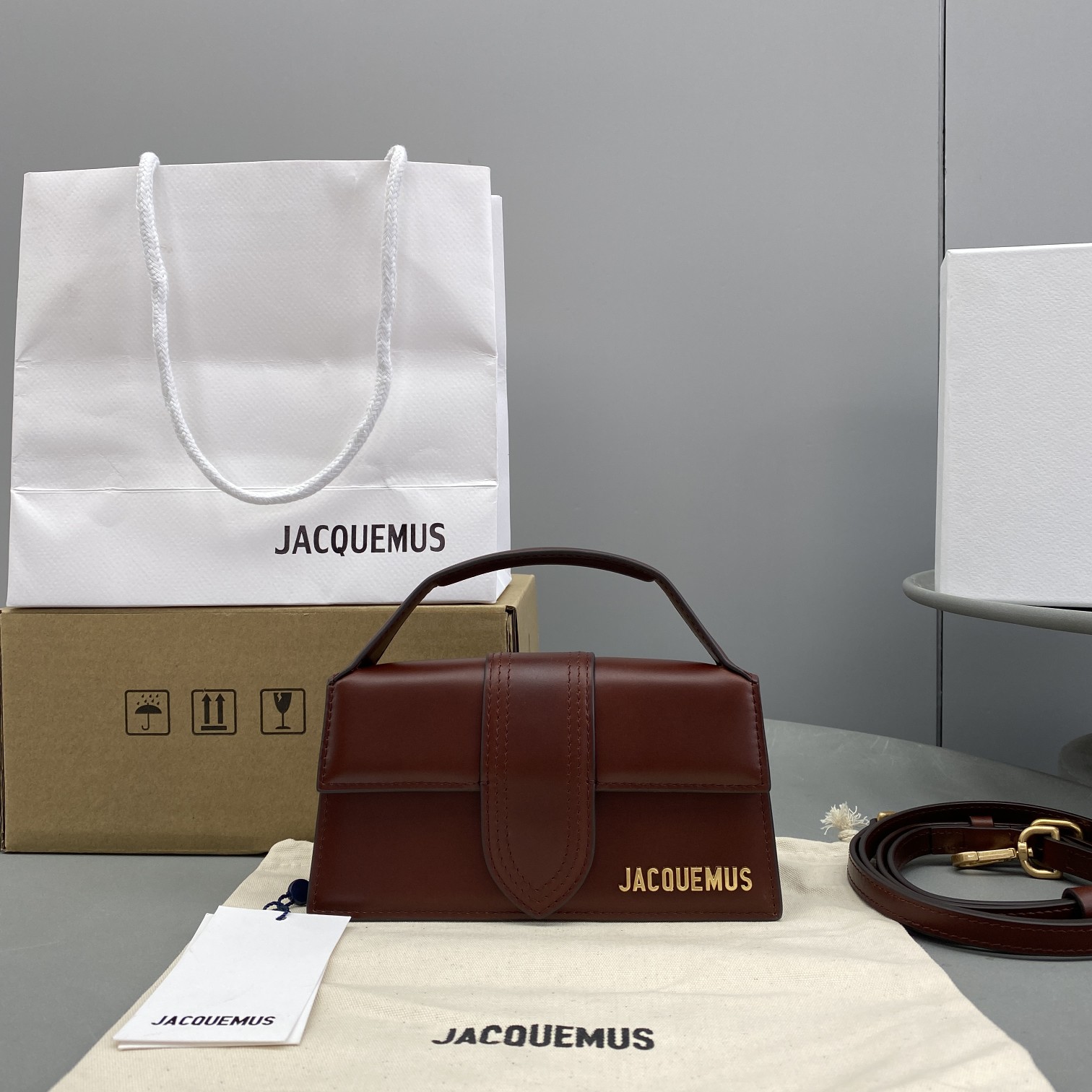 Jacquemus תיקים תיקי כתף וצד צבע שוקולד זהב אדום שמואיzaire2006. kgm Vintage