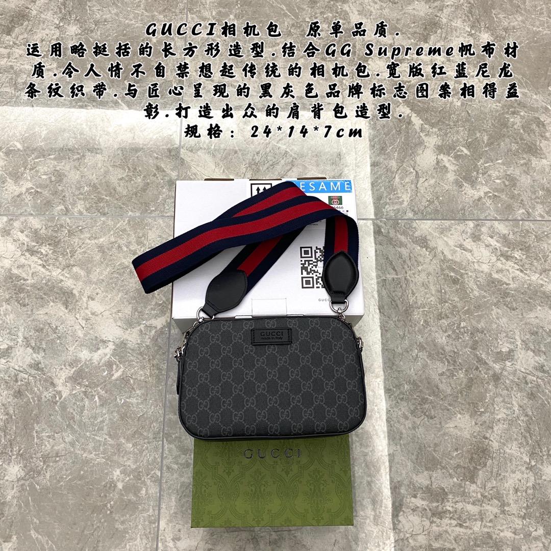 GUCCI相机包🅿️240 原单品质
运用略挺括的长方形造型.结合GG Supreme帆布材质.令人情不自禁想起传统的相机包.宽版红蓝尼龙条纹织带.与匠心呈现的黑灰色品牌标志图案相得益彰.打造出众的肩背包造型.
规格:24*14*7cm