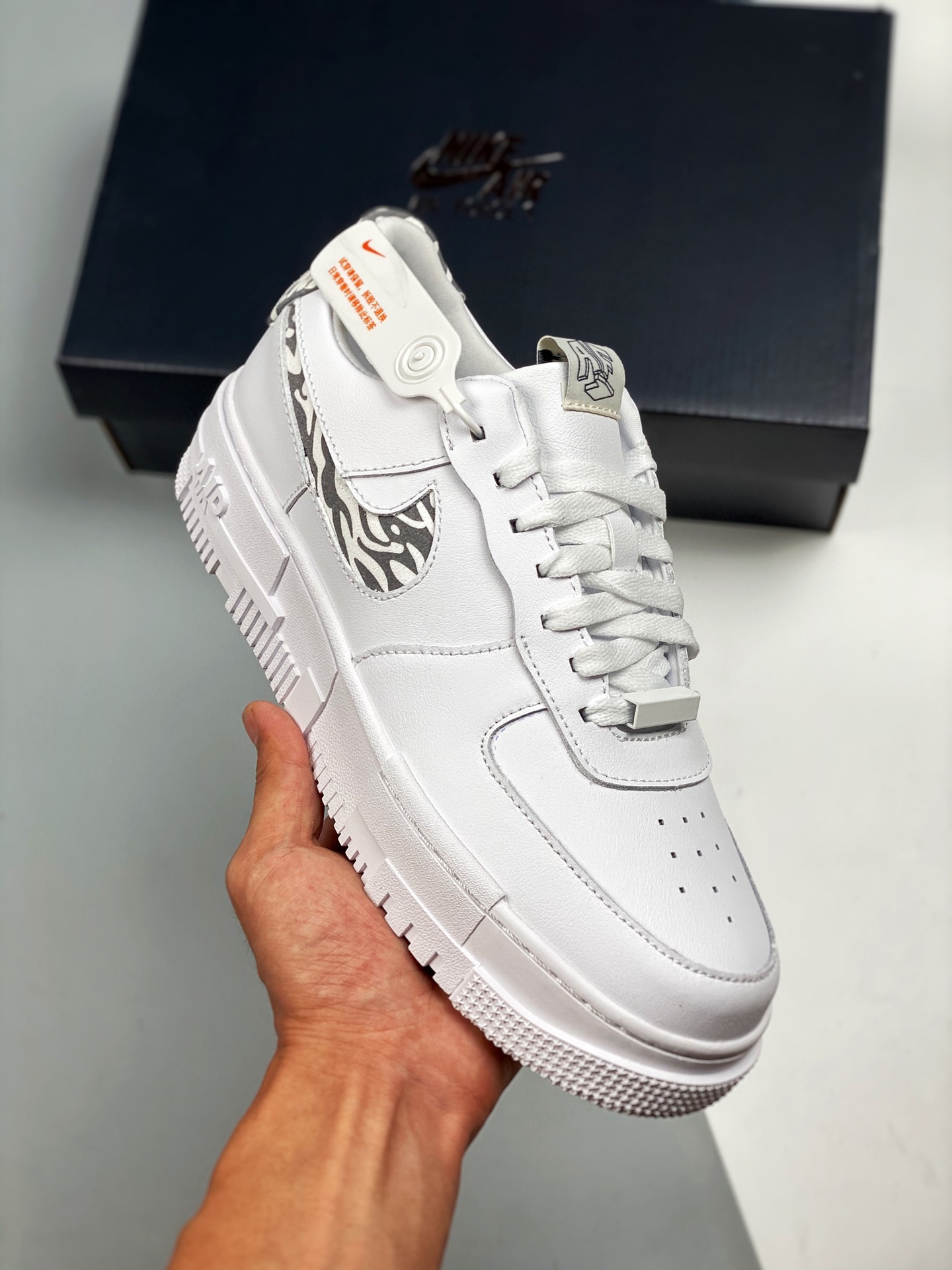 Air Force 1 Pixel blanco gris cebra, horma y cartón originales, estilo puro de la Fuerza Aérea, enfocado en el canal de…