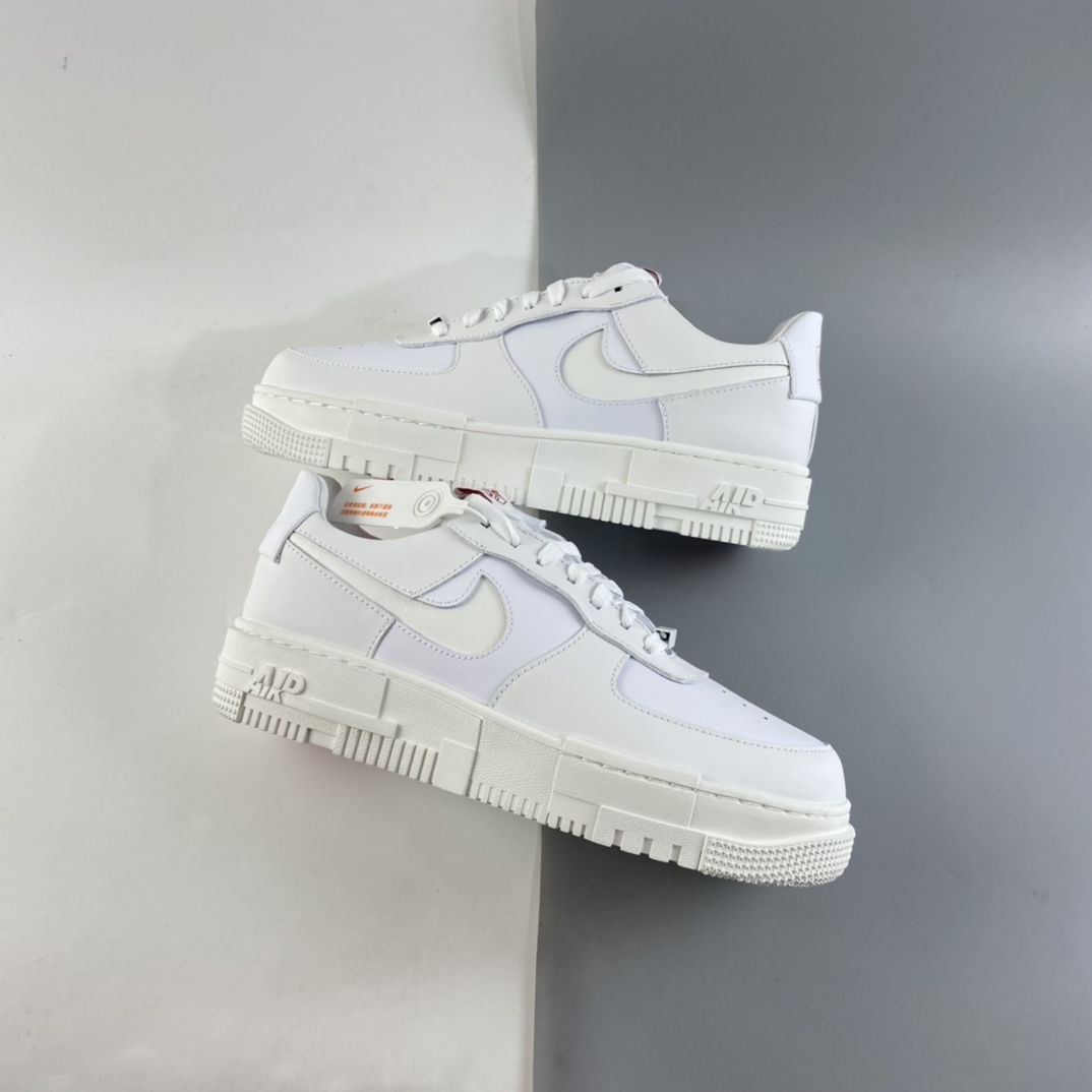 P200  NIKE Air Force 1 Pixel 解构风空军一号低帮休闲板鞋 DK6649-105