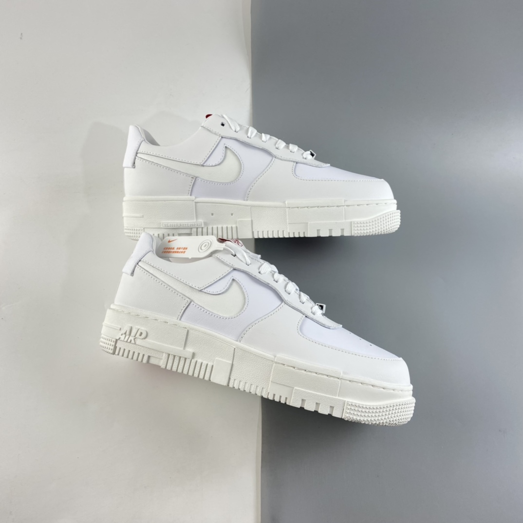 P200  NIKE Air Force 1 Pixel 解构风空军一号低帮休闲板鞋 DK6649-105