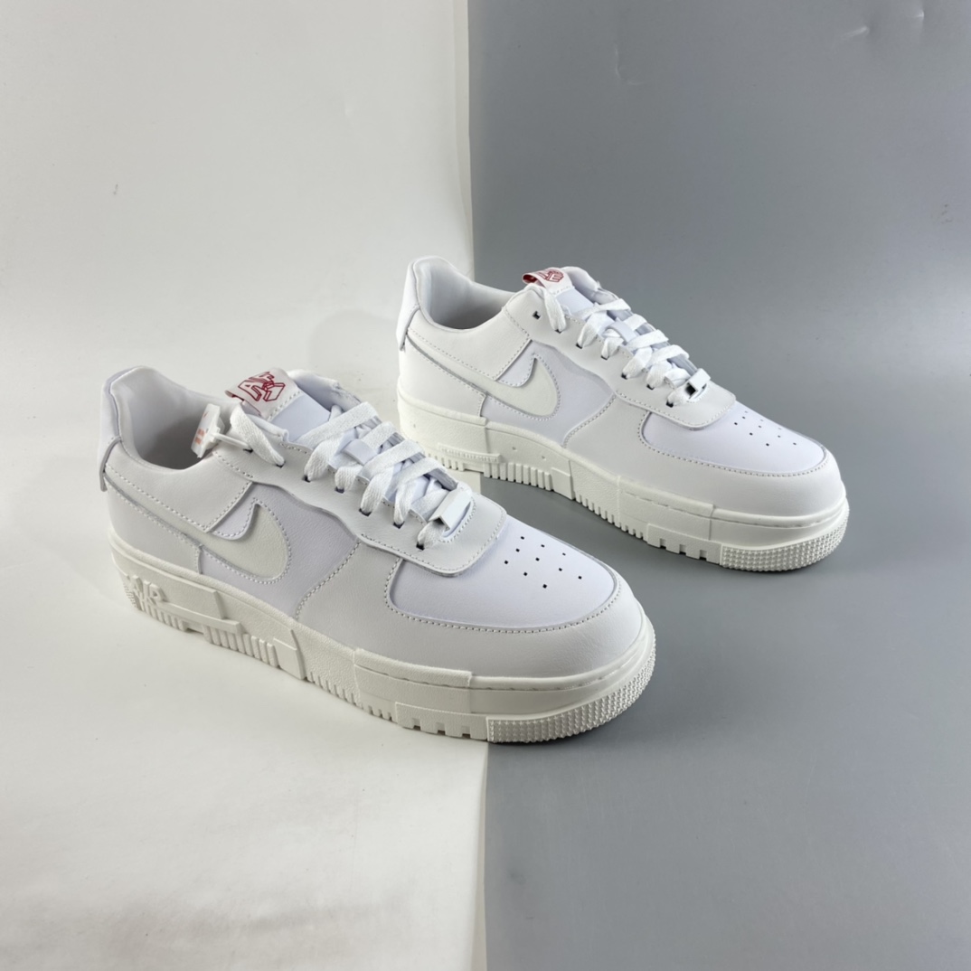 P200  NIKE Air Force 1 Pixel 解构风空军一号低帮休闲板鞋 DK6649-105