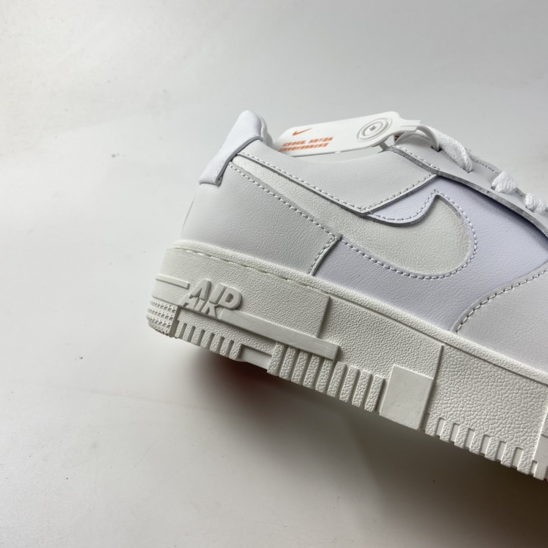 P200  NIKE Air Force 1 Pixel 解构风空军一号低帮休闲板鞋 DK6649-105