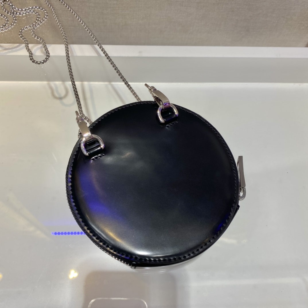 PRADA普拉达亮面皮革亮面小圆形零钱包1NR003