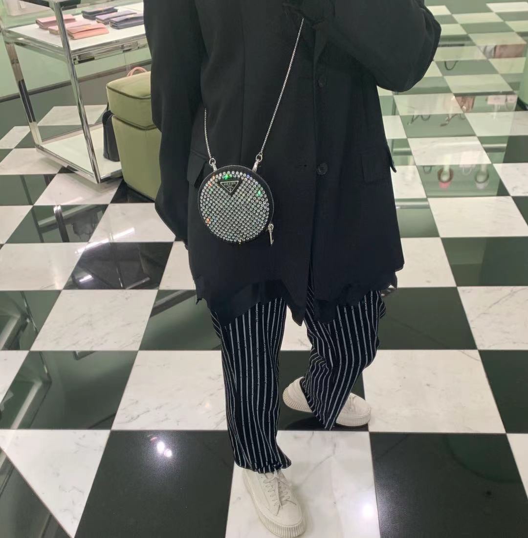 PRADA普拉达闪钻小圆形零钱包1NR003