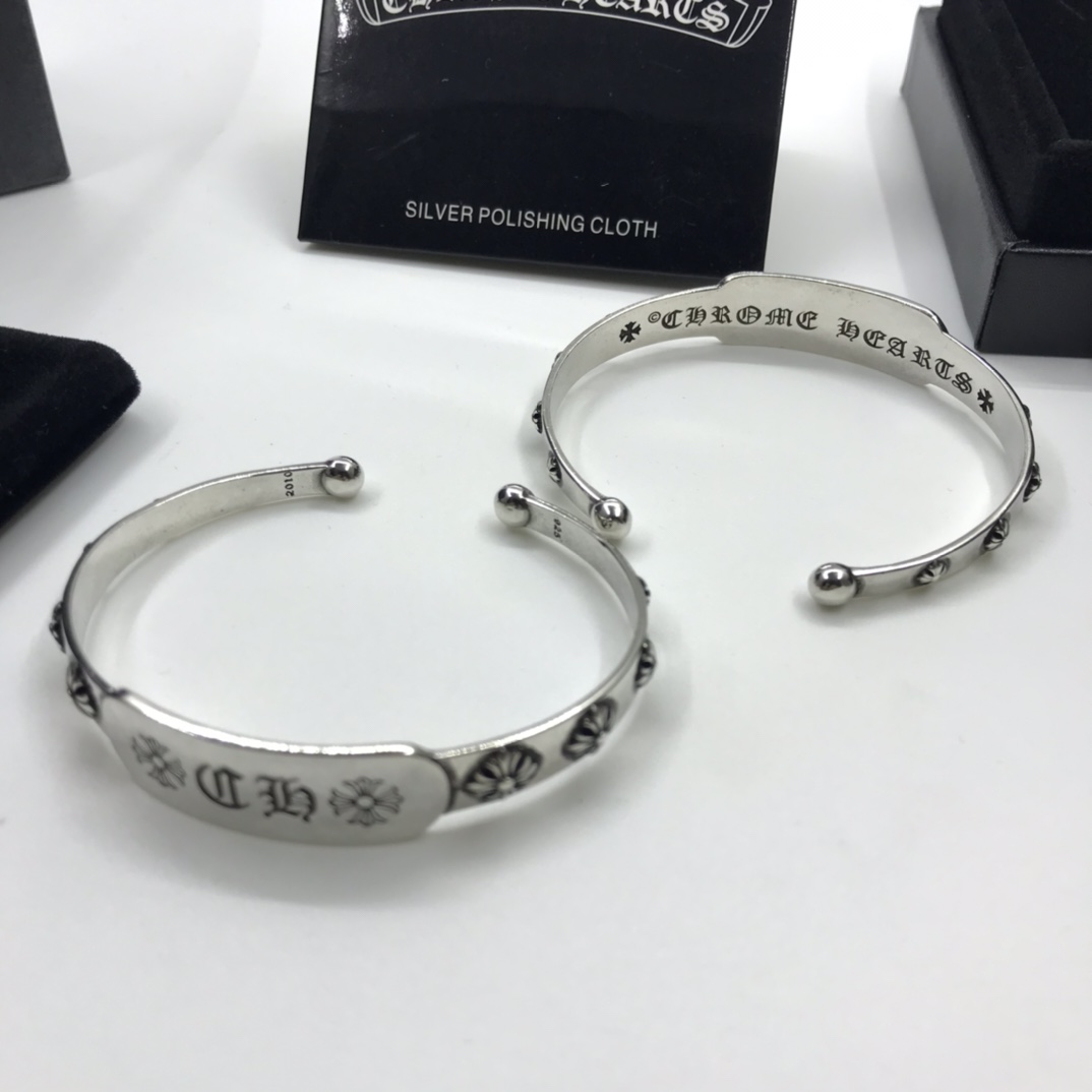 NO:104262,Chrome Hearts Croheart men and women retro glossy crossbow open bracelet, Croheart bracelet, chrome hearts, chrome hearts, bracelet19860909Chrome Hearts 克罗心男女复古光面十字花开口手镯,克罗心手镯,chrome hearts,chrome hearts,bracelet,Jewelry